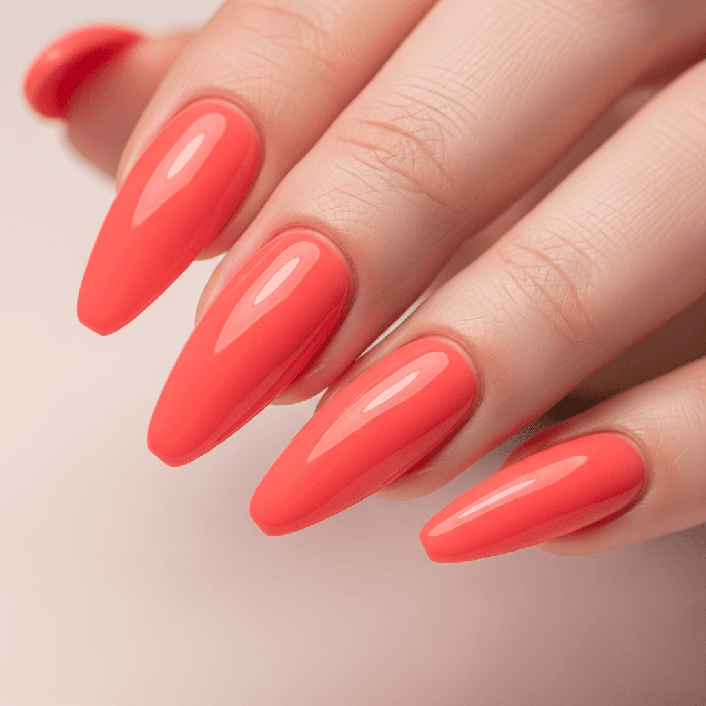 Diseño de uñas Almendra Coral · Esculpidas
